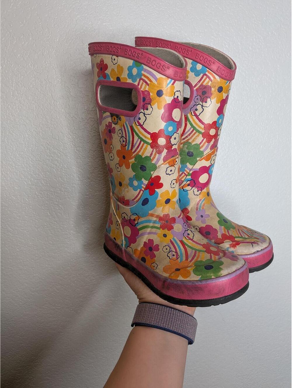 Bogs Kids Rain Boots Floral Rainbow Print Size 10 Waterproof Rubber Pull On Boot